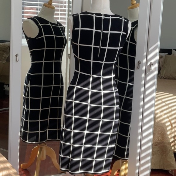 Lauren Ralph Lauren Navy & White Sleeveless knit Midi Dress / Size Small - Picture 2 of 15